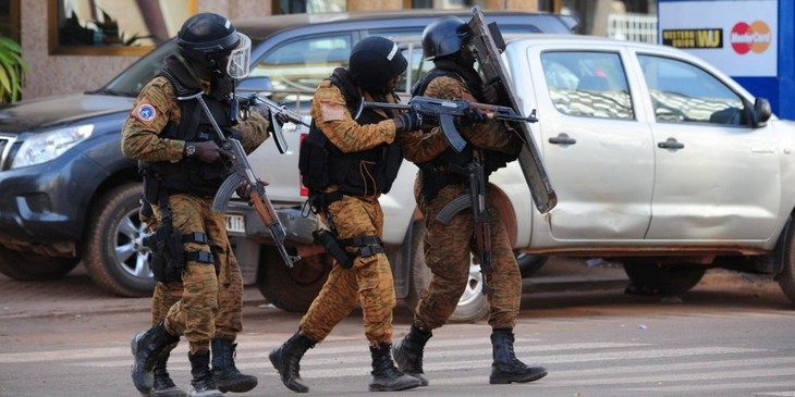 La communauté internationale condamne les attentats de Ouagadougou - ảnh 1